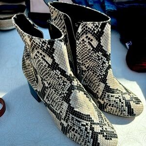 Snake patterned Heels